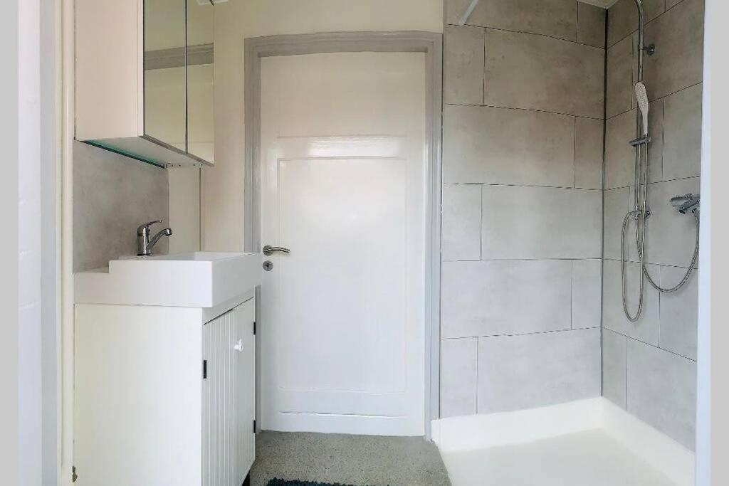 Cosy House In The Heart Of The Center! Appartement Oostburg Buitenkant foto