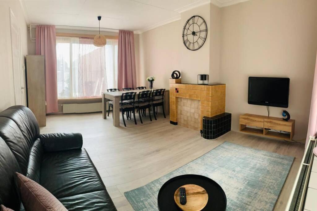 Cosy House In The Heart Of The Center! Appartement Oostburg Buitenkant foto